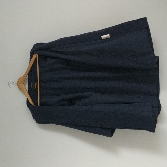 Vintage Fen-nelli Wool Coat — Made in Canada - Picture 3 of 7